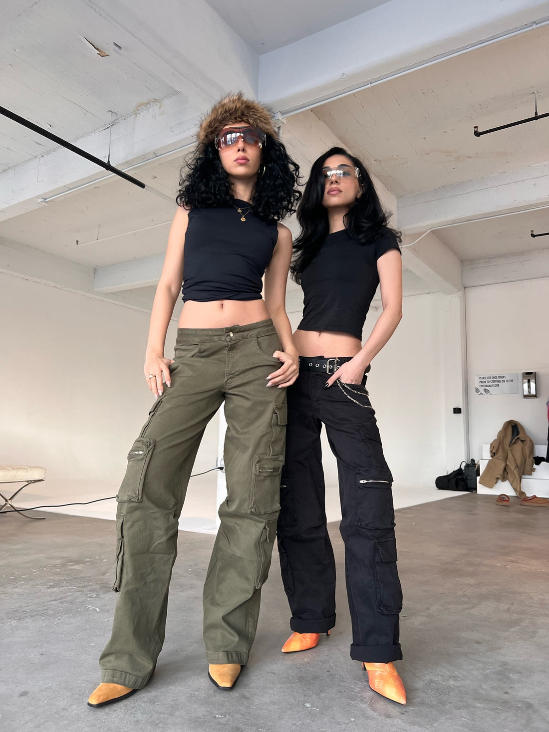 LOW RISE CARGO PANTS- ONYX – saturdazed